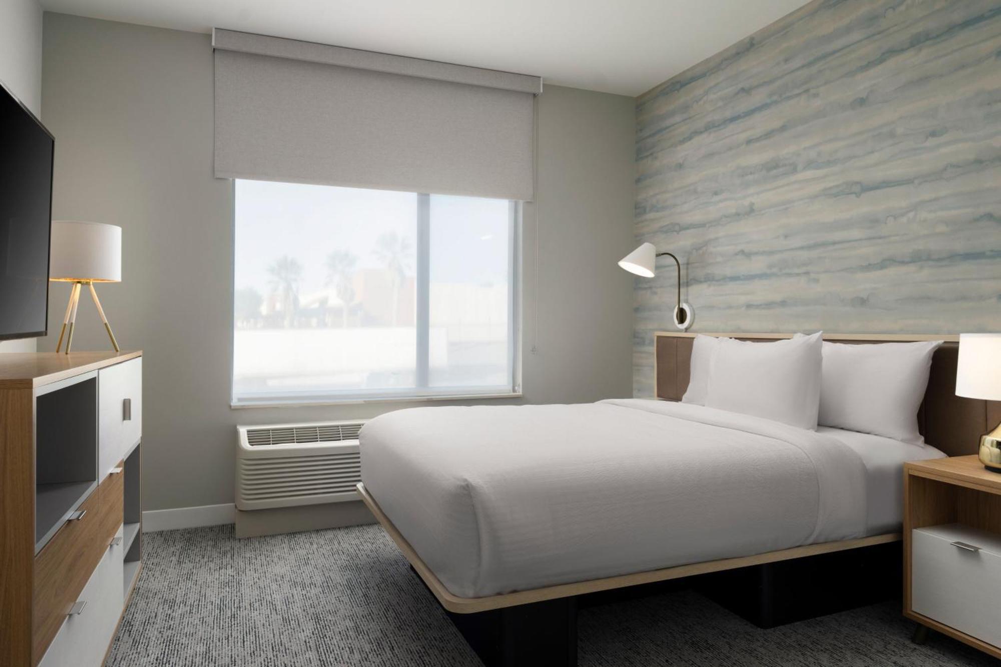 Towneplace Suites By Marriott Marriott ברסטו מראה חיצוני תמונה